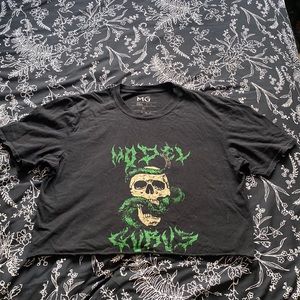 Cropped model guru shirt